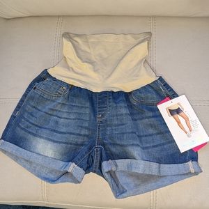 NWT Maternity jean shorts